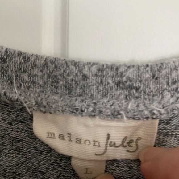 Maison Jules Heather Gray & White Top w/ Lace & Side Button Detail Size Large - Picture 5 of 6